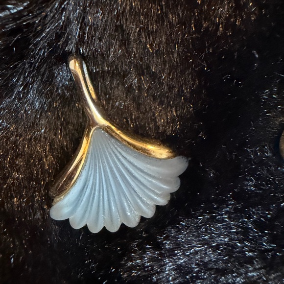 Vintage Blue Frosted Clip Earrings & Blue Frosted Necklace Pendant - Picture 5 of 7